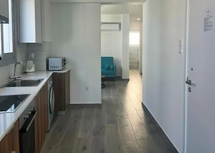 Phaedrus Living Coral Horizon * Larnaca